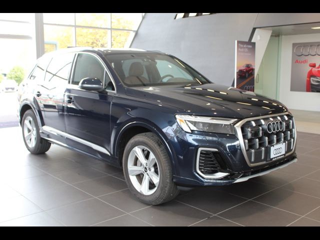2025 Audi Q7 Premium