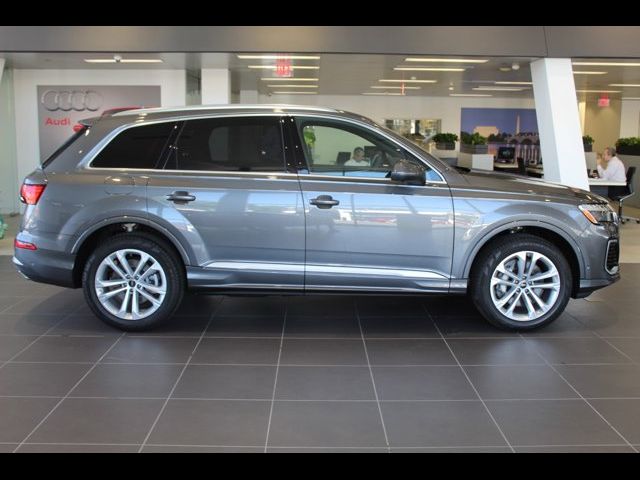 2025 Audi Q7 Premium