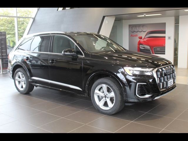 2025 Audi Q7 Premium