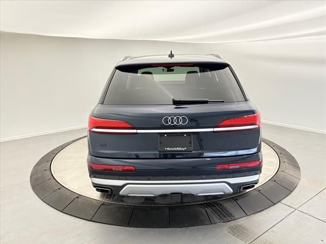 2025 Audi Q7 Premium