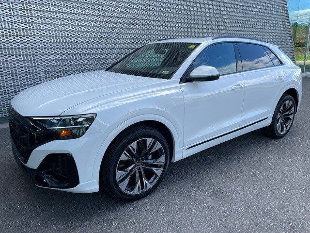 2025 Audi Q8 Premium