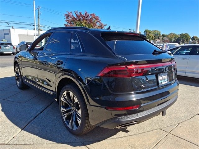 2025 Audi Q8 Premium Plus