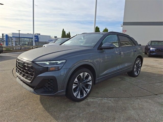 2025 Audi Q8 Premium Plus