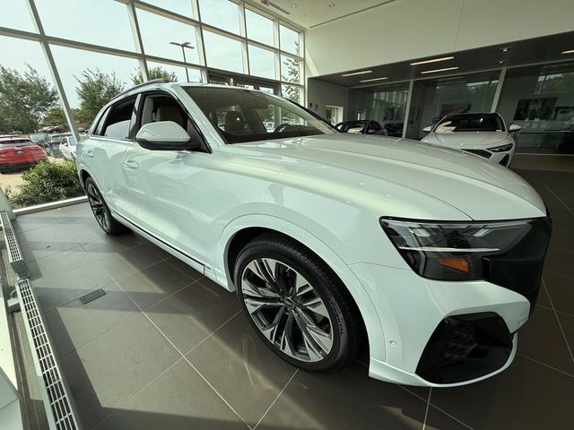 2025 Audi Q8 Premium Plus
