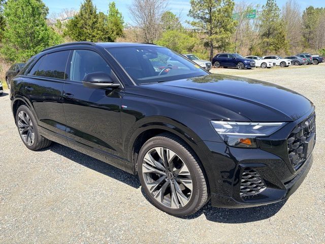 2025 Audi Q8 Premium Plus