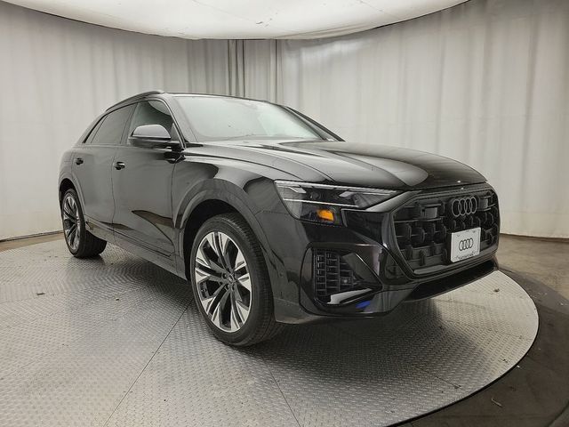 2025 Audi Q8 Premium