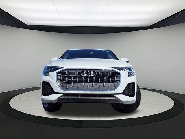 2025 Audi Q8 Premium