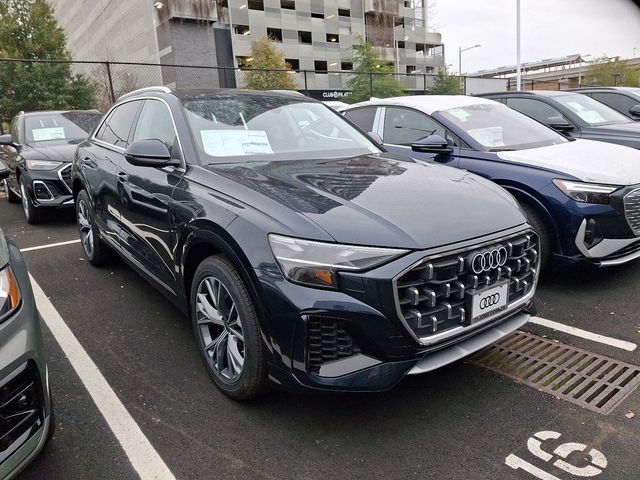 2025 Audi Q8 Premium Plus