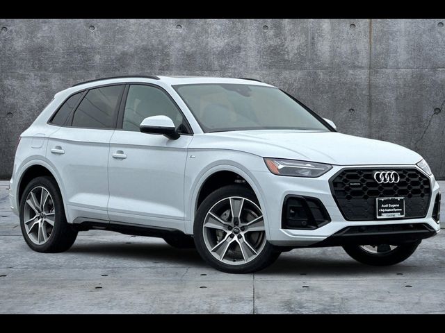 2025 Audi Q8 Premium Plus