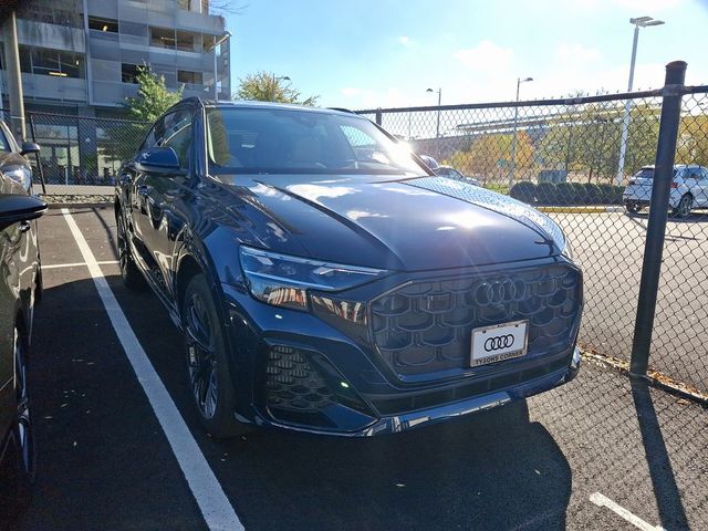 2025 Audi Q8 Premium Plus