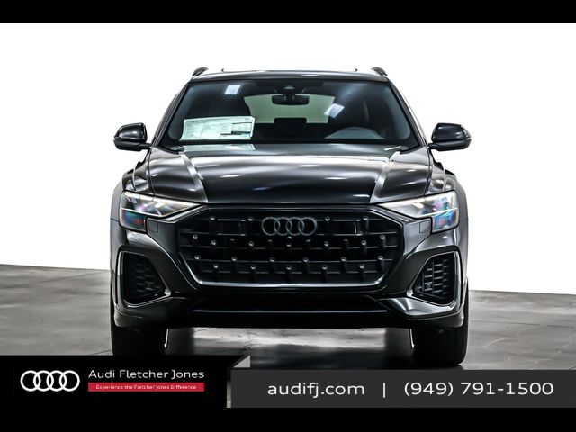 2025 Audi Q8 Premium