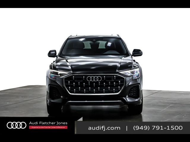 2025 Audi Q8 Premium
