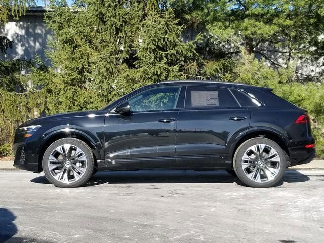 2025 Audi Q8 Premium Plus