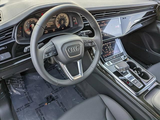 2025 Audi Q8 Premium Plus