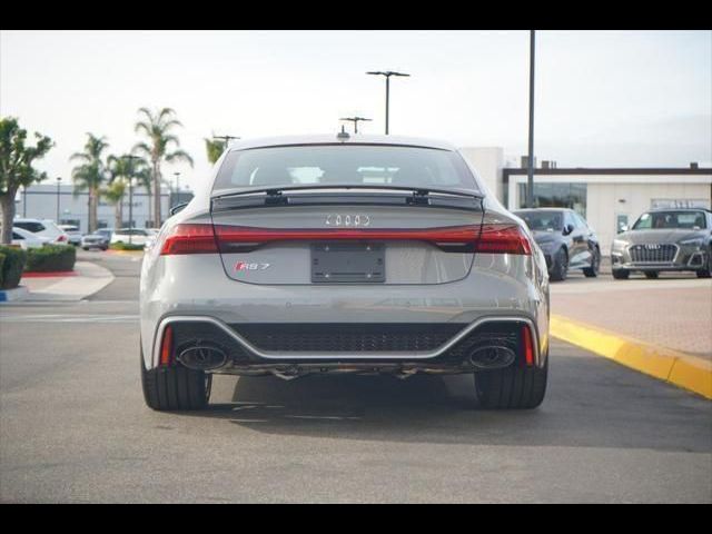 2025 Audi RS 7 Performance