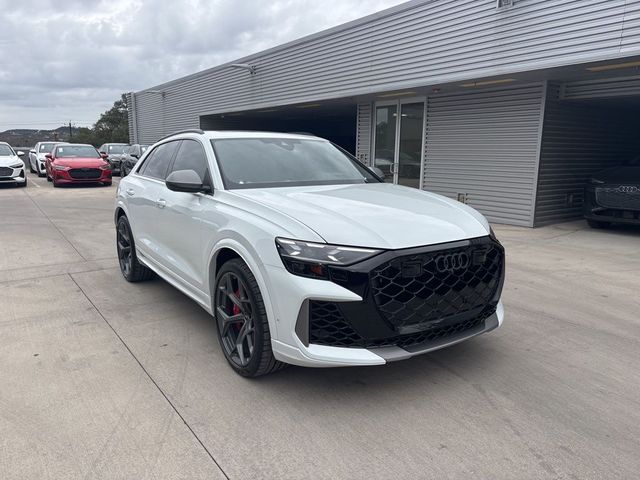 2025 Audi RS Q8 performance