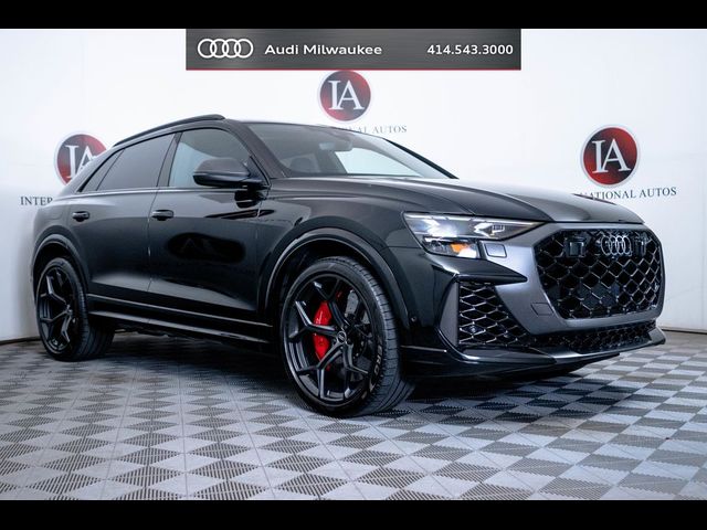 2025 Audi RS Q8 performance