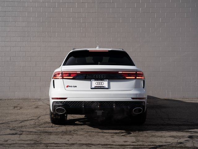 2025 Audi RS Q8 performance