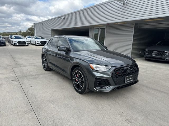 2025 Audi SQ5 Premium Plus