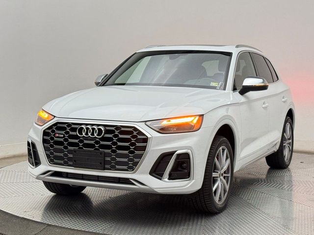 2025 Audi SQ5 Premium Plus