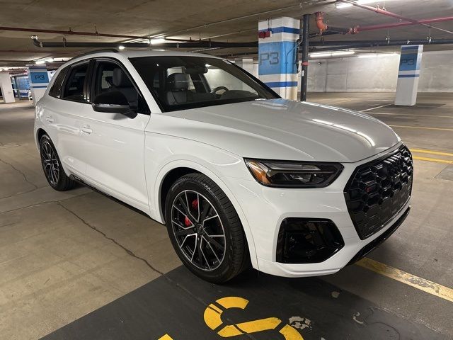 2025 Audi SQ5 Premium Plus