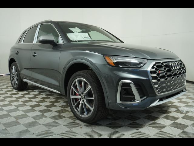 2025 Audi SQ5 Premium Plus