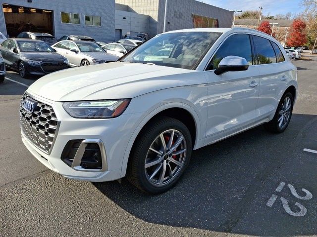 2025 Audi SQ5 Premium Plus