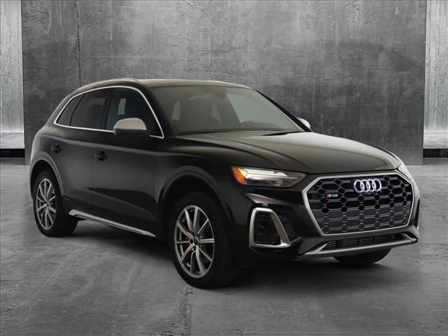 2025 Audi SQ5 Premium Plus