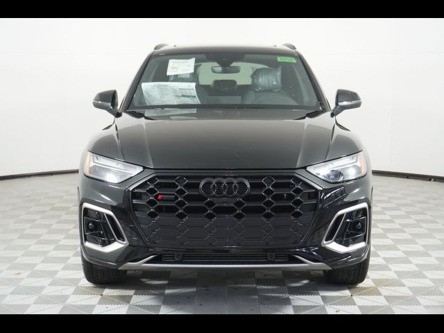 2025 Audi SQ5 Premium Plus