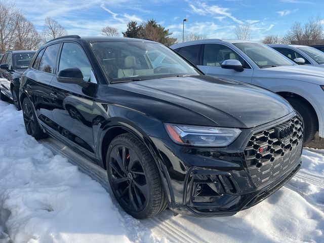 2025 Audi SQ5 Premium Plus