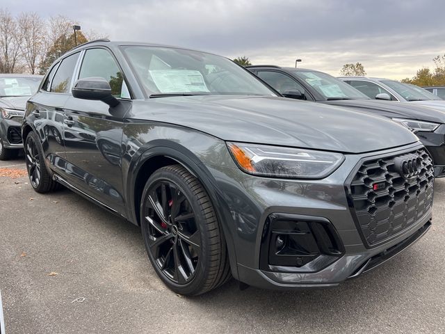 2025 Audi SQ5 Premium Plus