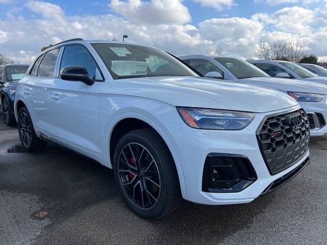 2025 Audi SQ5 Premium Plus