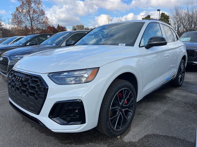 2025 Audi SQ5 Premium Plus