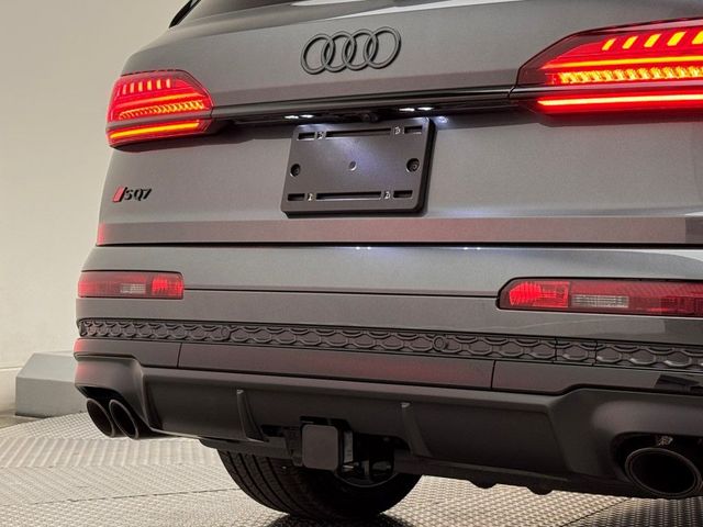 2025 Audi SQ7 Premium Plus