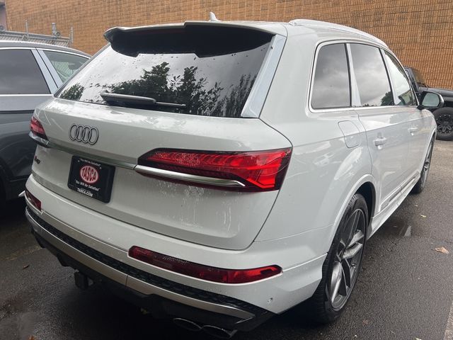 2025 Audi SQ7 Premium Plus