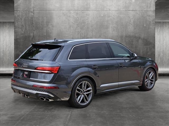 2025 Audi SQ7 Premium Plus