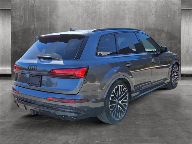 2025 Audi SQ7 Premium Plus