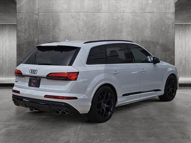 2025 Audi SQ7 Premium Plus