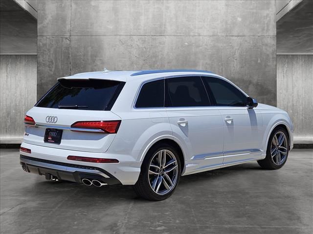 2025 Audi SQ7 Premium Plus