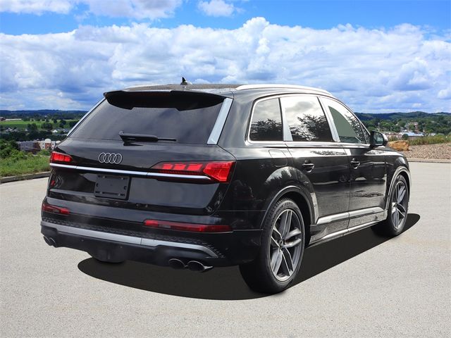 2025 Audi SQ7 Prestige