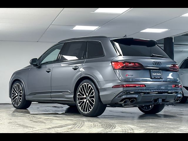 2025 Audi SQ7 Prestige