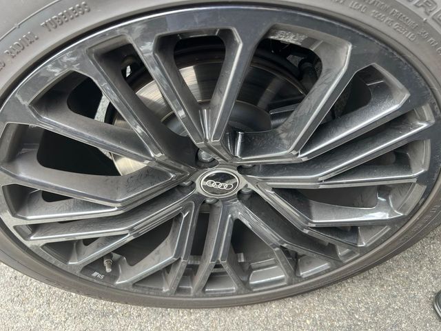 2025 Audi SQ8 Prestige