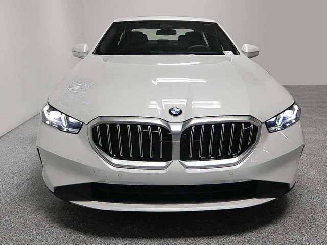 2025 BMW 5 Series 530i