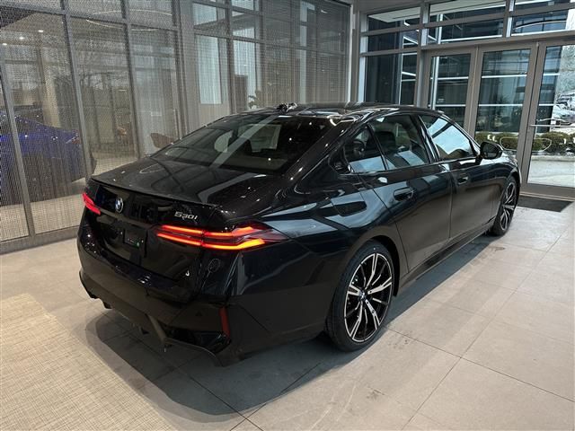 2025 BMW 5 Series 530i xDrive