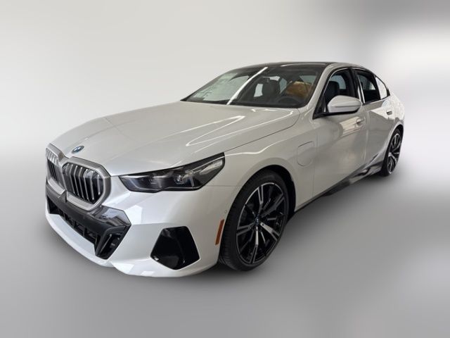 2025 BMW 5 Series 550e xDrive