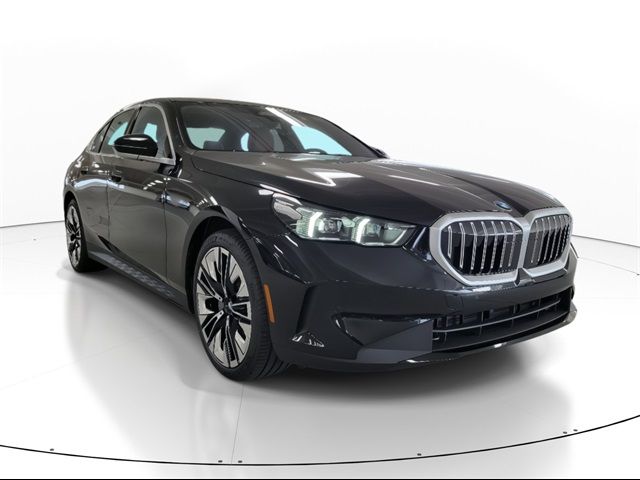 2025 BMW 5 Series 530i