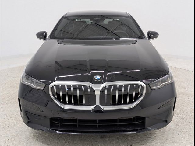 2025 BMW 5 Series 530i