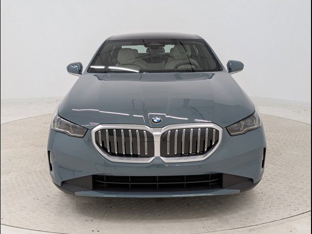2025 BMW 5 Series 530i