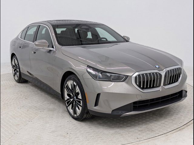 2025 BMW 5 Series 530i