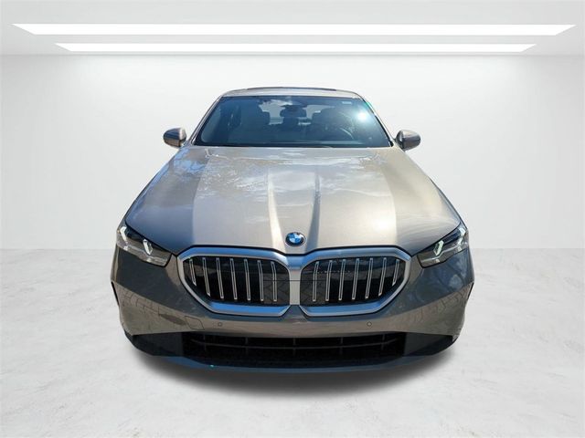 2025 BMW 5 Series 530i